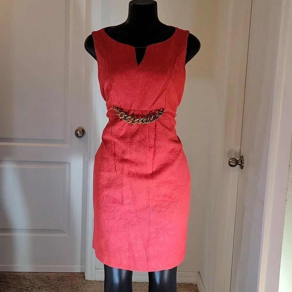 BRAND NEW SANDRA DARREN ROUND NECKLINE KNEE LENGTH SLEEVELESS DRESS